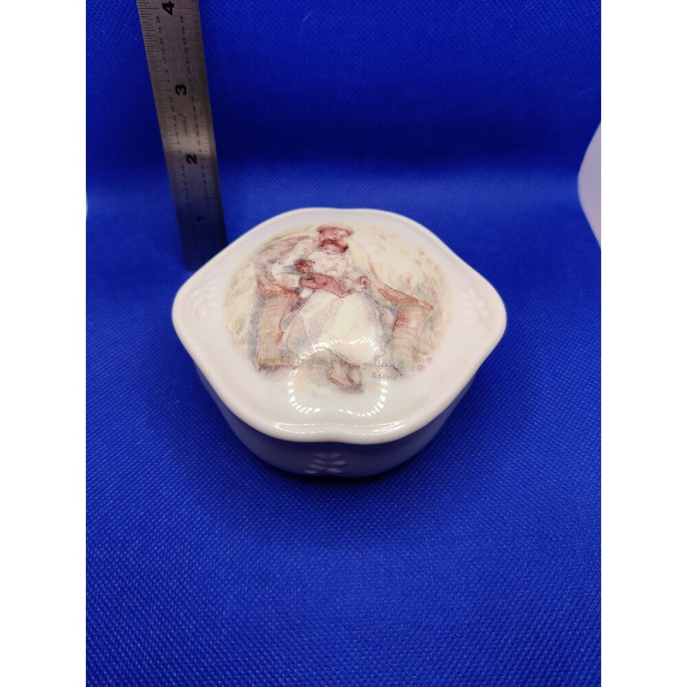 Musical Jewelry Trinket Porcelain Box